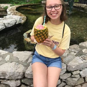 Meet your Posher, Alesa